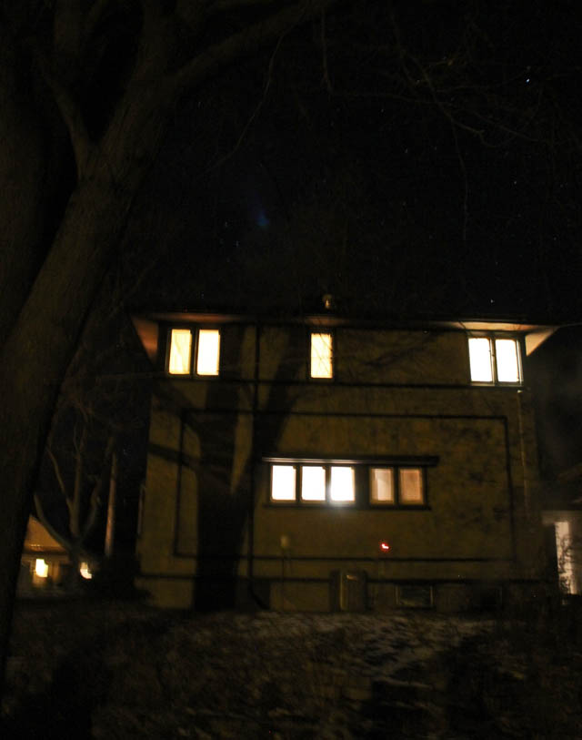 011513-house-at-night