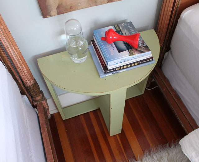 030514-bedside-table3