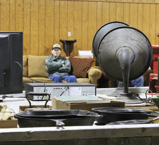 the people of the auction on Mr. and Mr. Blandings